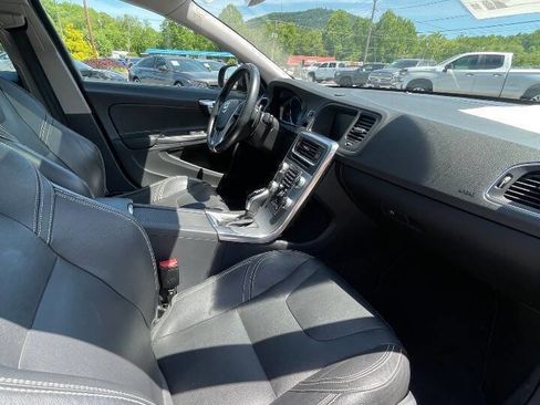 Used 2017 Volvo S60 T5 Dynamic w/ Vision Package FWD image 18