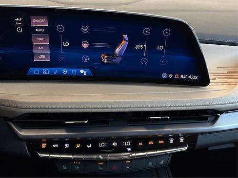 Used 2024 Cadillac XT4 Premium Luxury FWD image 24