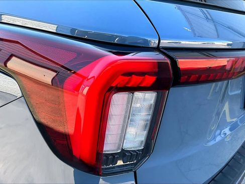 Certified 2025 Ford Explorer ST-Line w/ Premium Package image 28