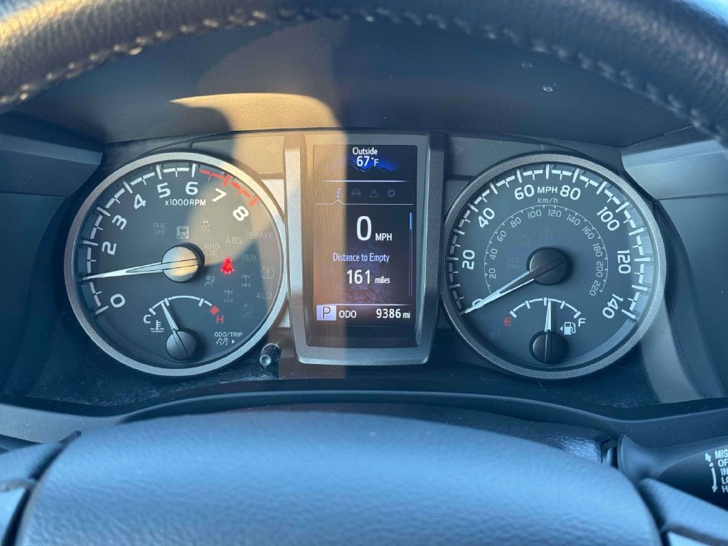 Used 2022 Toyota Tacoma TRD Off-Road AWD/4WD image 25