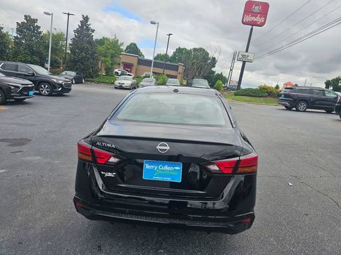 Used 2025 Nissan Altima 2.5 SV FWD image 7
