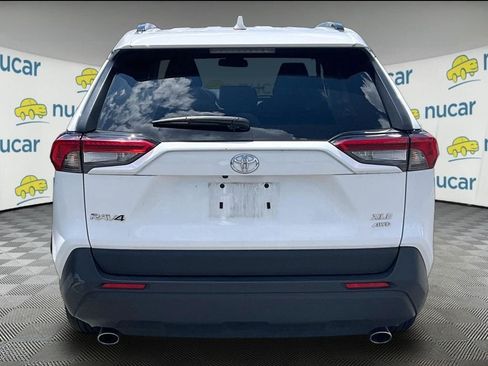 Used 2025 Toyota RAV4 XLE AWD/4WD image 3