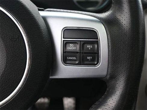 Used 2012 Dodge Challenger SRT8 w/ Premium Sound Group image 28