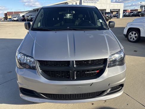 Used 2015 Dodge Grand Caravan SE w/ Quick Order Package 29E SE image 2