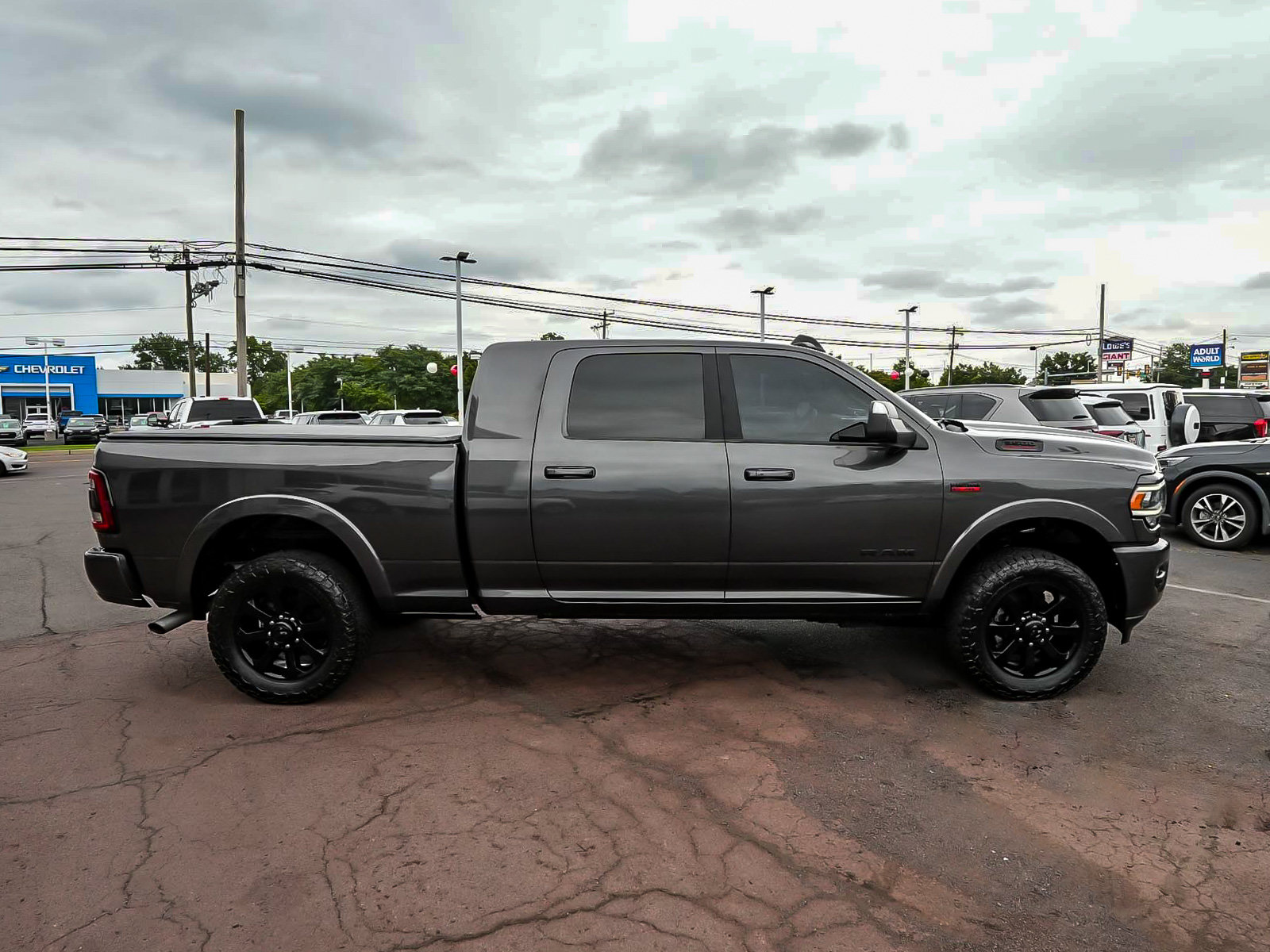 Used 2022 RAM 3500 Laramie w/ Night Edition AWD/4WD image 7