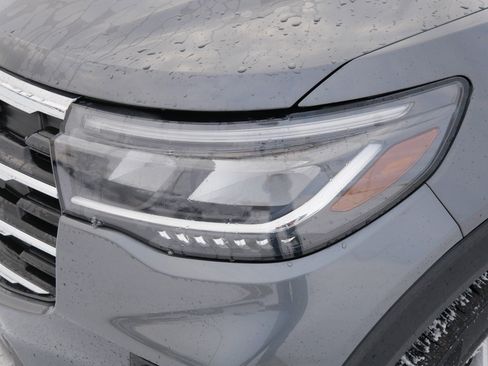 Used 2025 Ford Explorer Active image 16