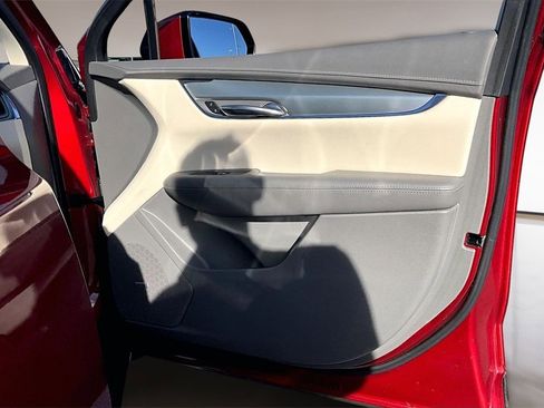 Used 2021 Cadillac XT5 Premium Luxury image 19