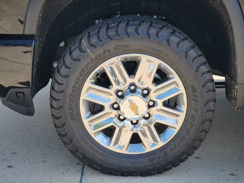 New 2026 Chevrolet Silverado 2500 High Country w/ High Country Premium Package AWD/4WD image 11