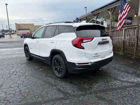 Used 2022 GMC Terrain AT4 AWD/4WD image 3