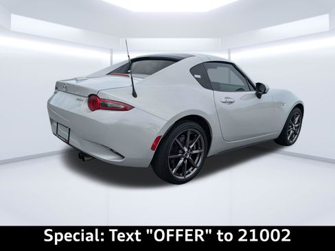 Used 2018 MAZDA MX-5 Miata RF Grand Touring image 2