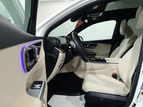 Certified 2026 Mercedes-Benz GLC 300 4MATIC image 4