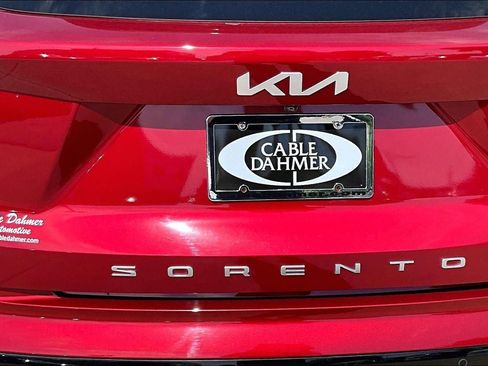 Used 2022 Kia Sorento S FWD image 23