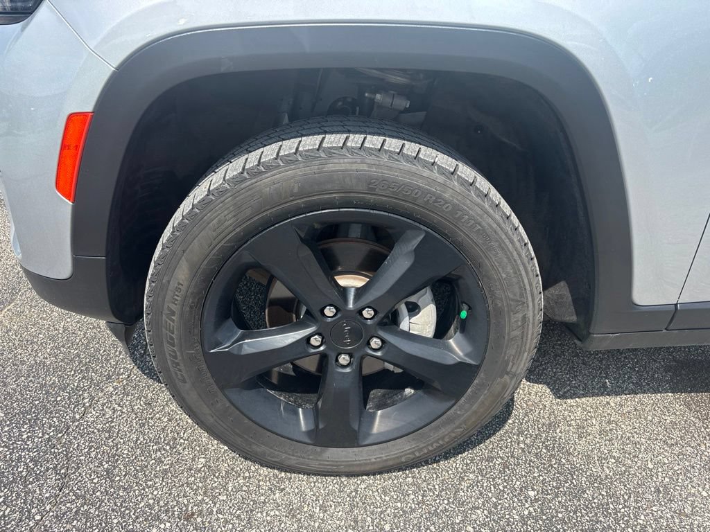 Used 2024 Jeep Grand Cherokee Altitude AWD/4WD image 15