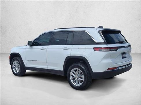 Used 2025 Jeep Grand Cherokee Laredo X w/ Luxury Tech Group I RWD image 8