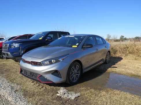 Used 2024 Kia Forte GT-Line w/ GT-Line Premium Package image 3