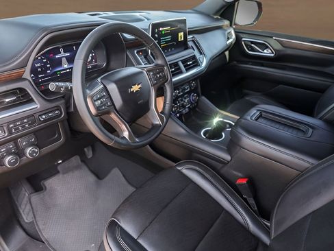 Used 2024 Chevrolet Suburban High Country AWD/4WD image 10