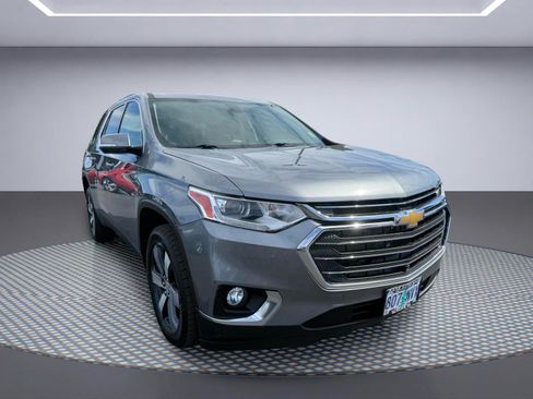 Used 2020 Chevrolet Traverse LT w/ LT Premium Package AWD/4WD image 9