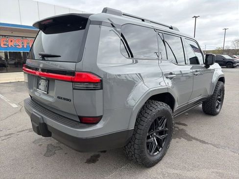 Used 2025 Lexus GX 550 w/ Accessory Package (2T) image 4