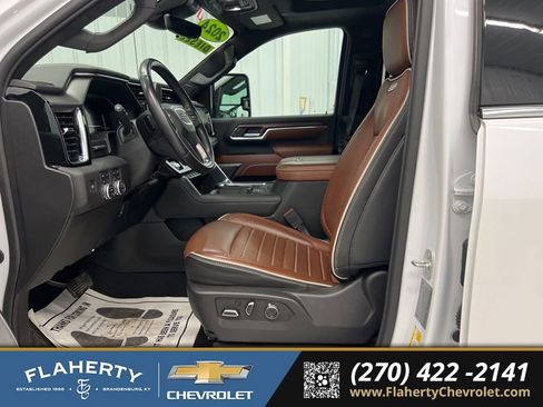 Used 2024 GMC Sierra 3500 Denali Ultimate image 9