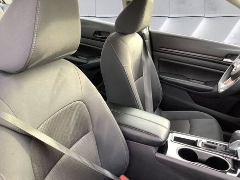 Used 2024 Nissan Altima 2.5 SV image 14