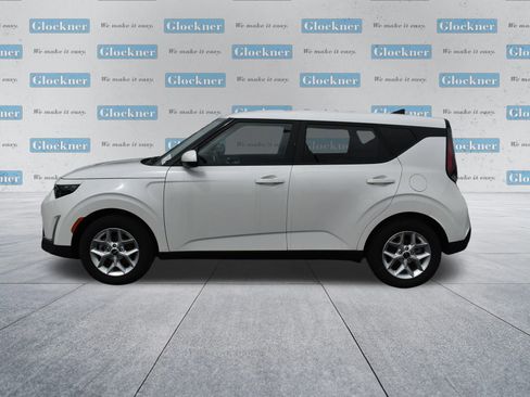 Used 2025 Kia Soul LX FWD image 9