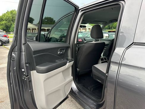 Used 2017 Honda Ridgeline RT image 19