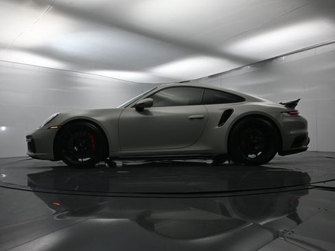 Used 2022 Porsche 911 Turbo image 41