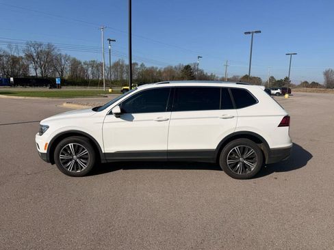 Used 2018 Volkswagen Tiguan SEL Premium AWD/4WD image 6