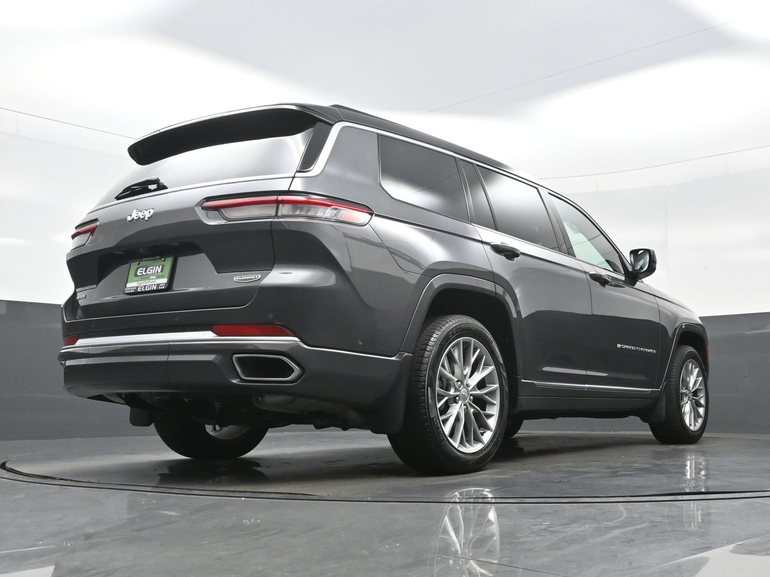 Used 2025 Jeep Grand Cherokee L Summit w/ MOPAR Finishing Package AWD/4WD image 36