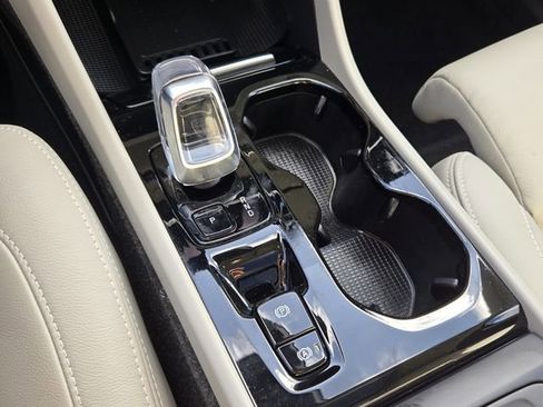 Certified 2023 Volvo XC40 B5 Plus w/ Driver Assist Package image 23