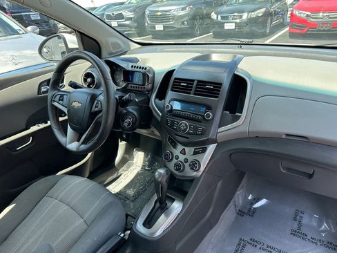 Used 2013 Chevrolet Sonic LT image 19