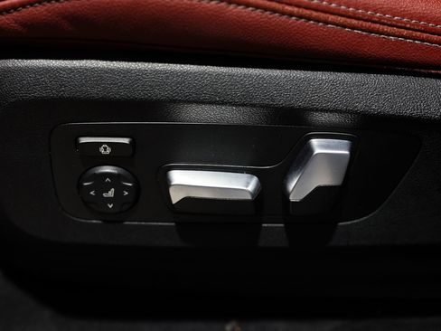 Used 2022 BMW X6 xDrive40i w/ Executive Package image 23