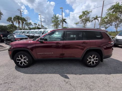 Used 2023 Jeep Grand Cherokee L Limited w/ Luxury Tech Group II AWD/4WD image 8
