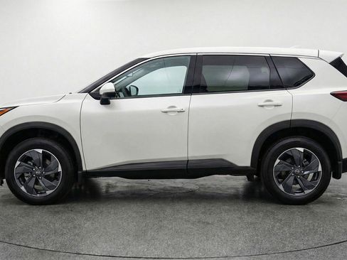 Used 2025 Nissan Rogue SV image 5