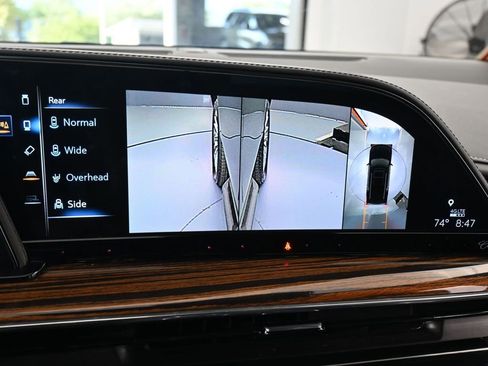 Used 2023 Cadillac Escalade Premium Luxury image 20