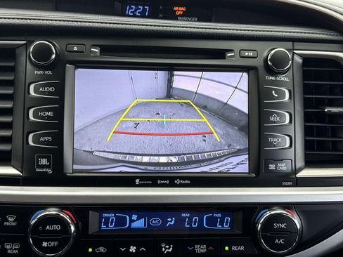 Used 2019 Toyota Highlander Limited image 26