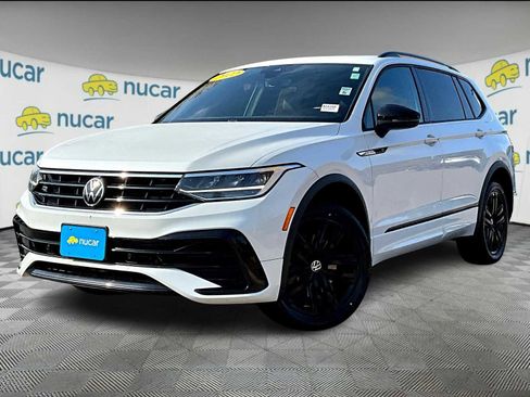 Used 2022 Volkswagen Tiguan SE R-Line image 3