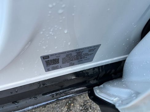 Used 2025 Chevrolet Equinox LT image 29