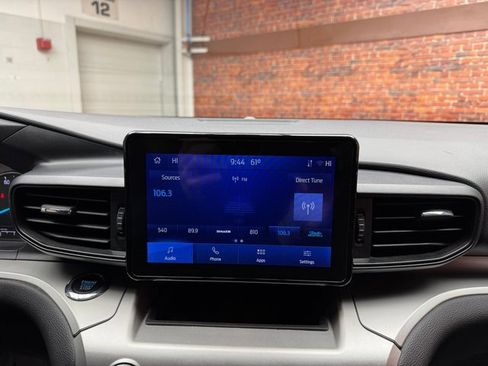 Certified 2022 Ford Explorer XLT image 18