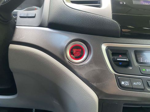 Used 2017 Honda Pilot EX image 19