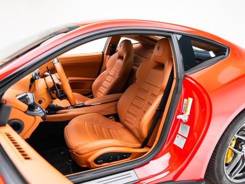 Used 2014 Ferrari F12 Berlinetta image 30