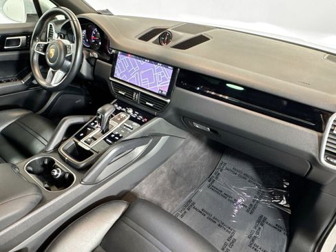 Used 2019 Porsche Cayenne image 34