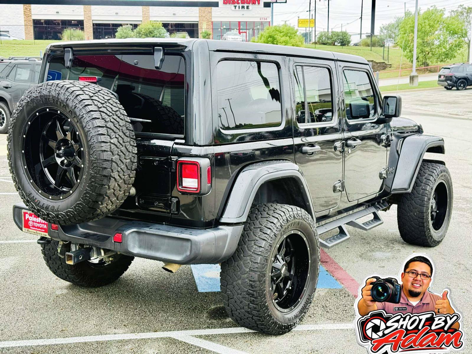 Used 2021 Jeep Wrangler Unlimited Sahara AWD/4WD image 2
