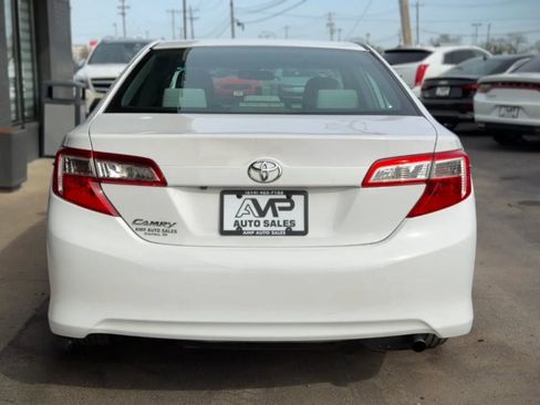 Used 2014 Toyota Camry LE FWD image 3