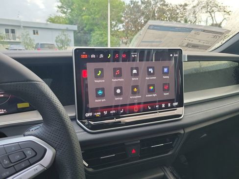 New 2026 Volkswagen Tiguan SE R-Line image 9