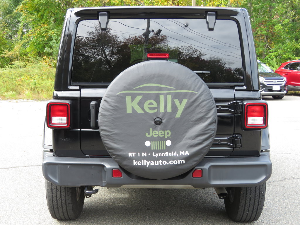 Used 2022 Jeep Wrangler Unlimited Sahara AWD/4WD image 6