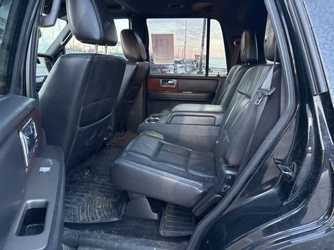 Used 2012 Lincoln Navigator Base image 14