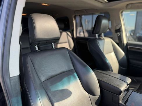 Used 2015 Lexus GX 460 w/ Navigation Package AWD/4WD image 23