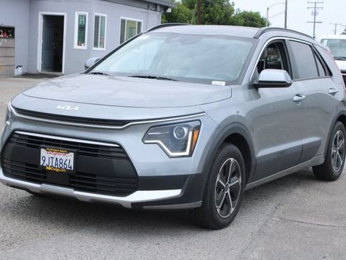 Used 2024 Kia Niro EX FWD image 6