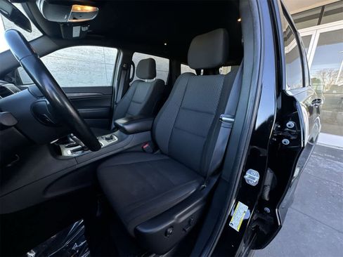 Certified 2020 Jeep Grand Cherokee Laredo image 17